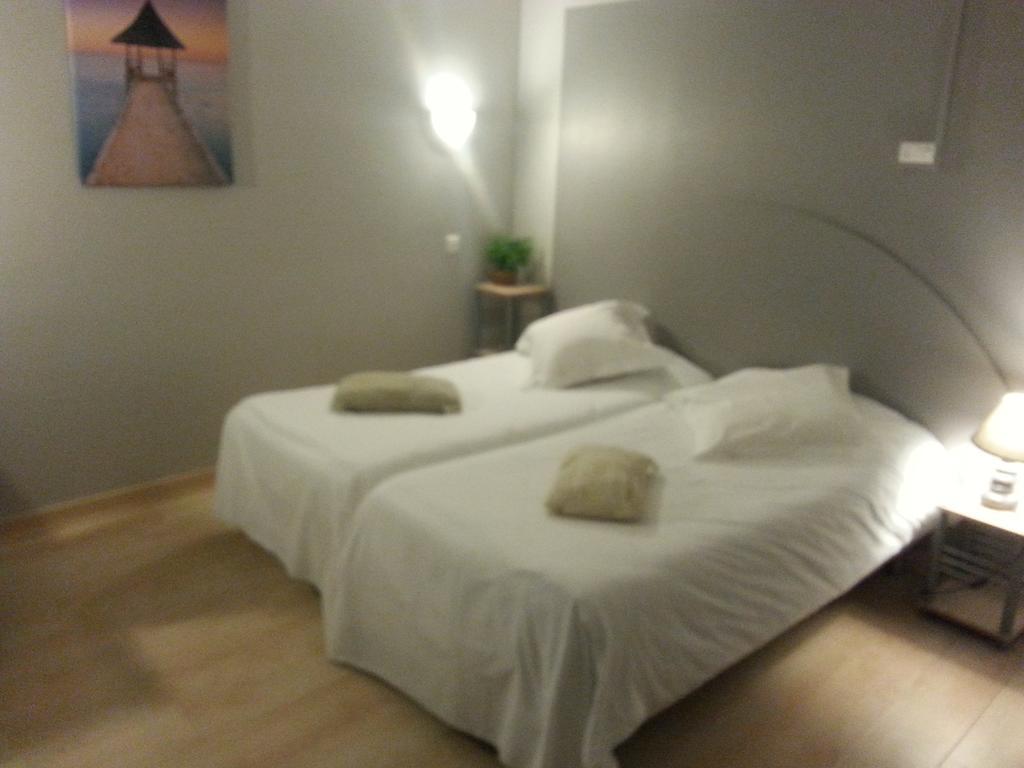 Hotel Du Lion D'Or Marmande Bagian luar foto